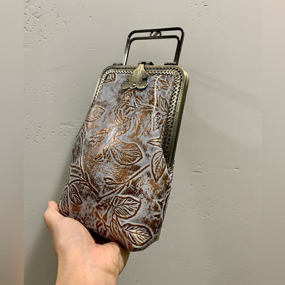 Floral Embossed Cowhide Leather Handmade Push-lock Phone Case/Pouch/Crossbody - Picture 3 of 13